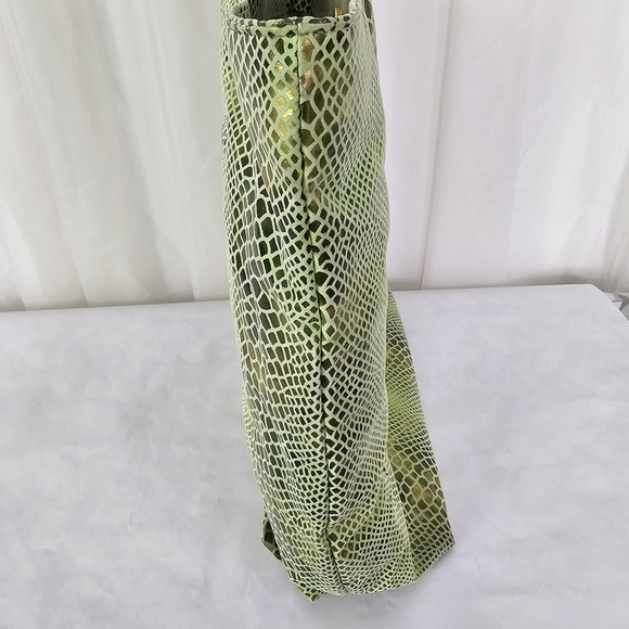 Bags By Pinky Green Gold Metallic Snakeskin Large Tote Bag - Picture 3 of 7